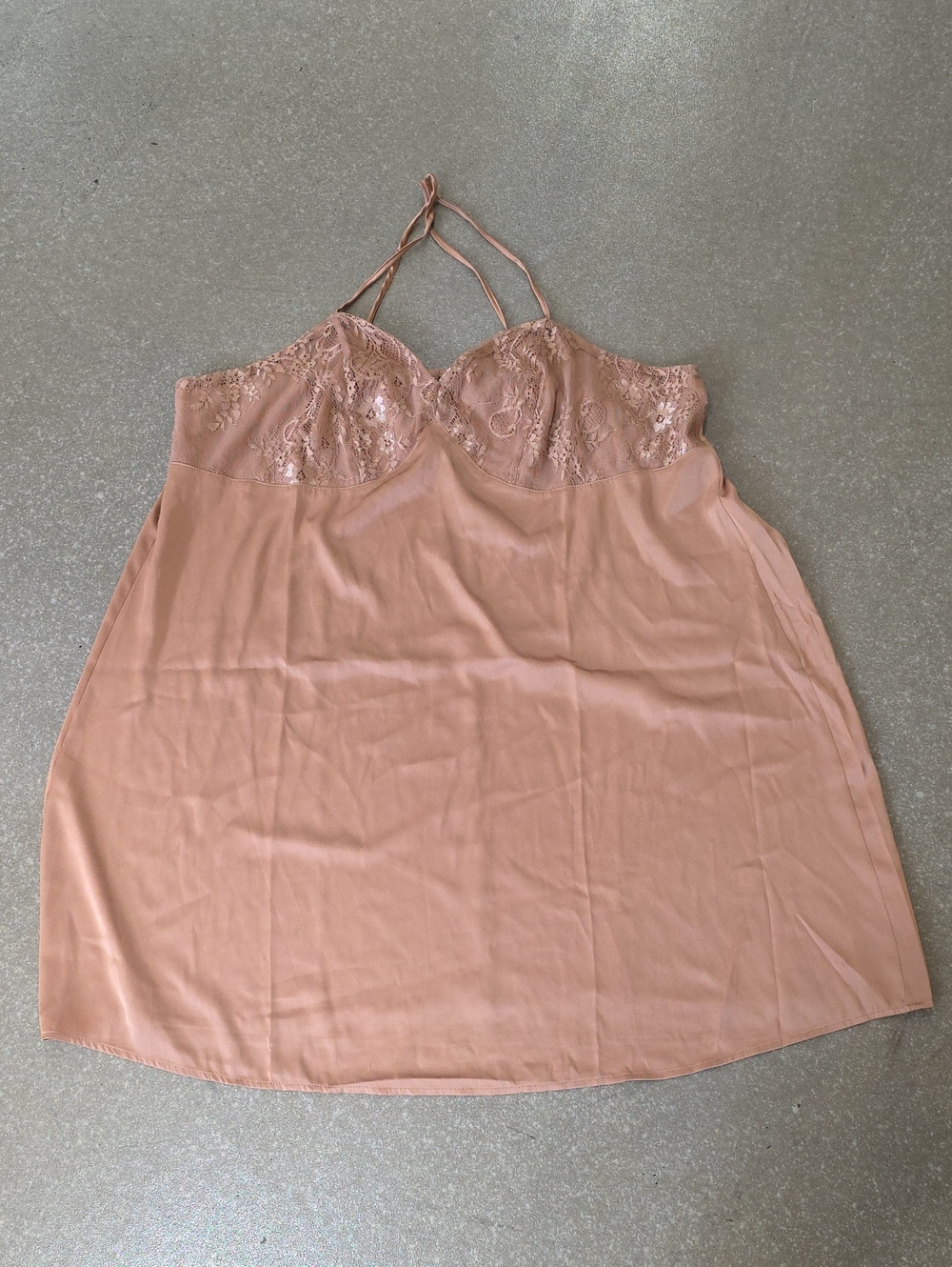 Vero Moda Lace-Trim Chemise in Dusty Rose